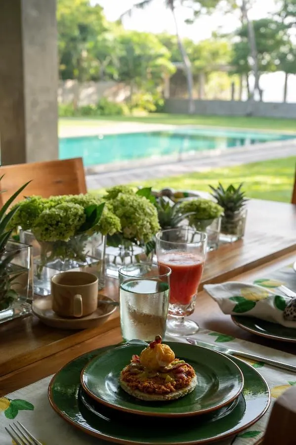 Tranquil Waters Villa Negombo 0*,