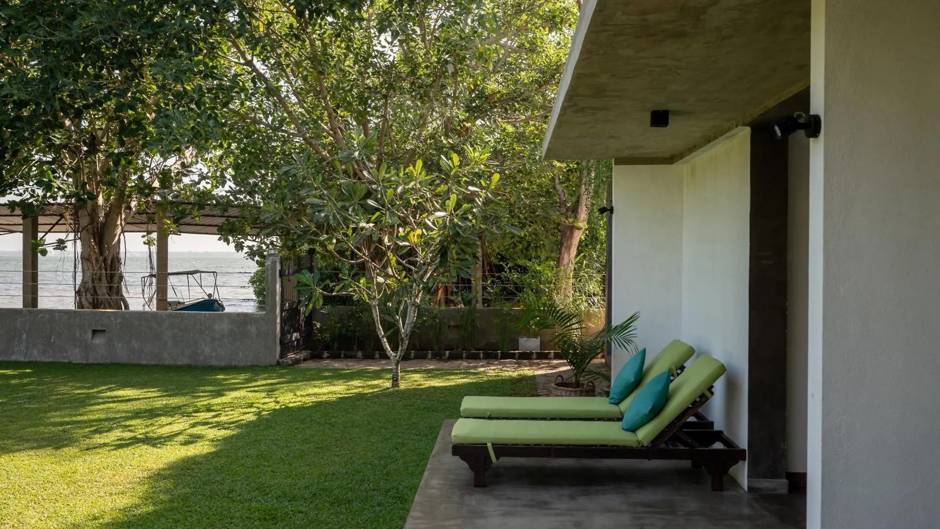Tranquil Waters Villa Negombo