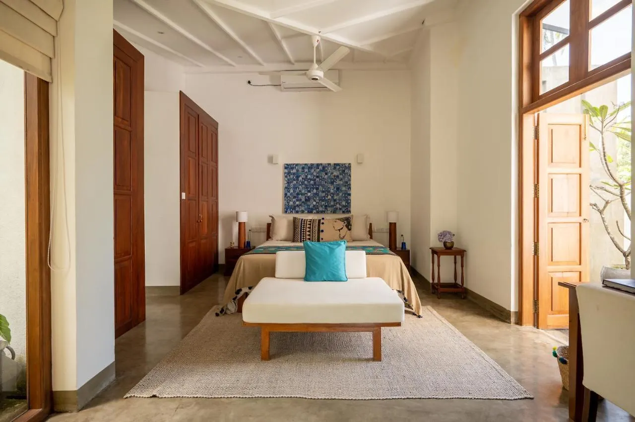 Tranquil Waters Villa Negombo 0*,